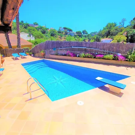 Vacances & Villas Lloret- Londres Villa
