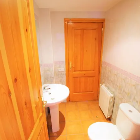 Vacances&villas Lloret- Londres, Exclusiva A 800m Playa Cala Canyelles, Piscina Privada, Garaje Privado, Barbacoa, Ubicación Exclusiva Villa Lloret de Mar